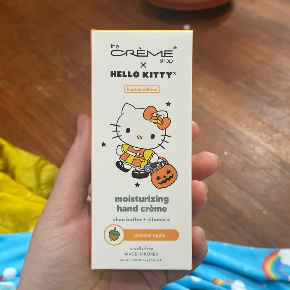 Hello kitty crème shop Halloween hand crème